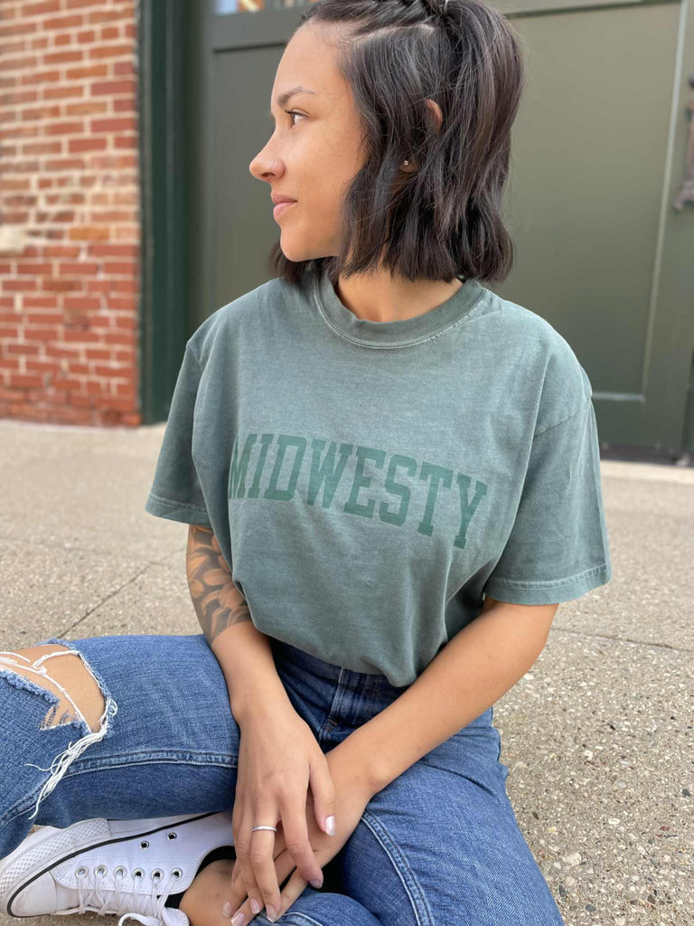 Midwesty® Tee in Spruce