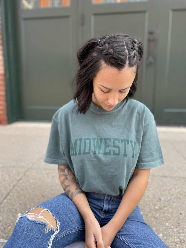 Midwesty® Tee in Spruce