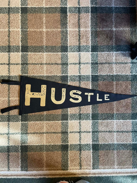 Hustle Pennant • Neuarmy x Oxford Pennant Original: Gold
